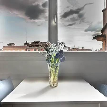 Enjoy - Mansarda Nel Cuore Di Apartament