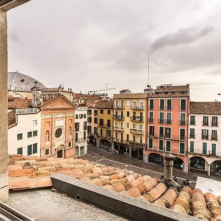 Enjoy - Mansarda Nel Cuore Di Apartament *