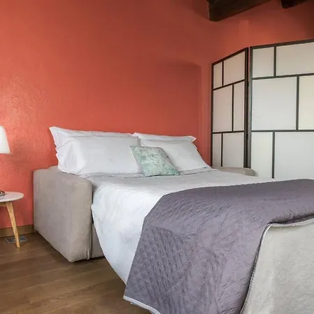 Enjoy - Mansarda Nel Cuore Di Apartament