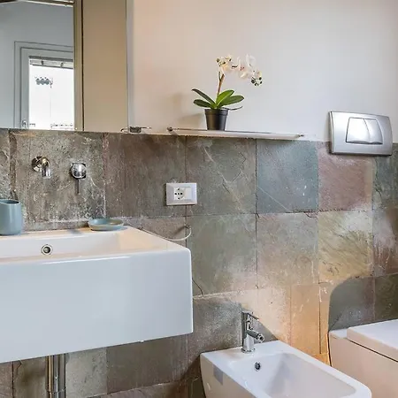 Enjoy - Mansarda Nel Cuore Di Apartmán *