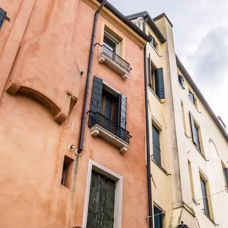 Enjoy - Mansarda Nel Cuore Di Apartmán *